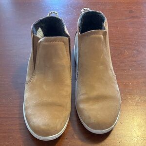 Women’s tan olukai booties
